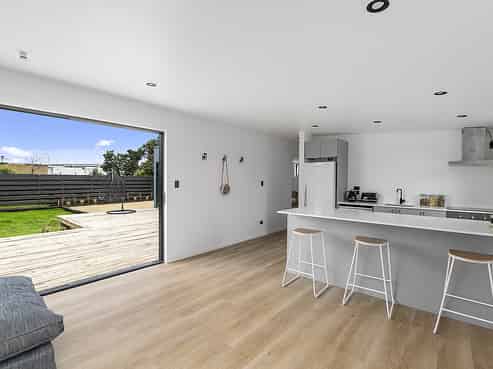 23 Tasman Rd, Otaki Beach