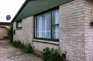 98A Lowe Street, Avenal