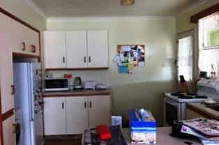 98A Lowe Street, Avenal