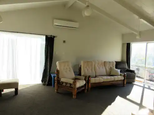 611 Richmond Street, Thames