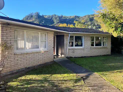 611 Richmond Street, Thames