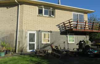 611 Richmond Street, Thames