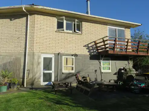 611 Richmond Street, Thames