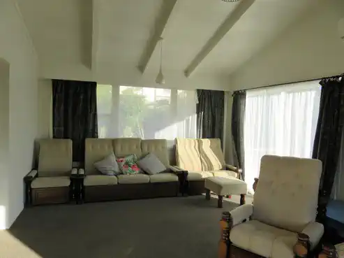 611 Richmond Street, Thames