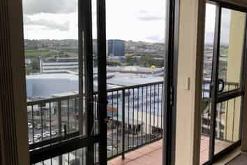 15J/18 Ronwood Ave (Renaissance), Manukau