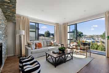 4 Bearing Parade, Long Bay