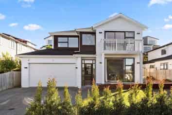 4 Bearing Parade, Long Bay