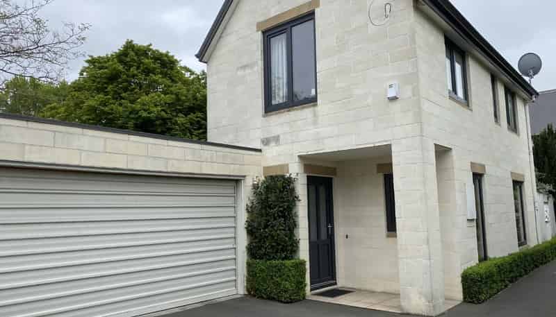 9b Fulton Avenue, Merivale