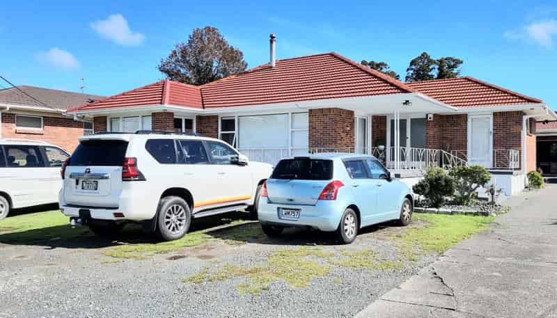 502 Don Buck Road, Massey