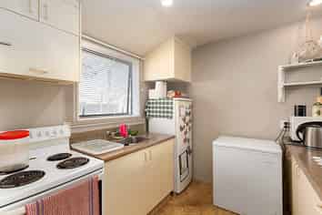 5/214 Breezes Road, Aranui