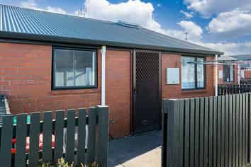 5/214 Breezes Road, Aranui