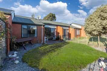 5/214 Breezes Road, Aranui