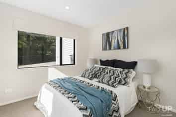 77a Roland Road, Greenhithe