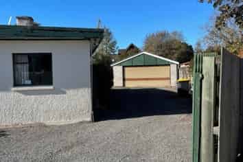 28 Russley Road, Russley