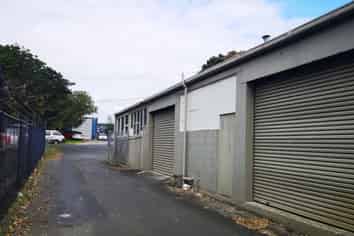 CBRE: Cost Effective Warehouse