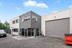 Modern, Mix of Warehouse/Office on Porana Rd