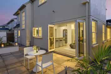 121B Oceanview Road, Mount Maunganui