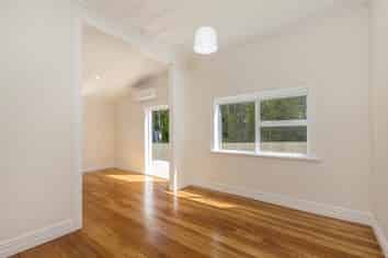 1/1 Balmain Road, Birkenhead