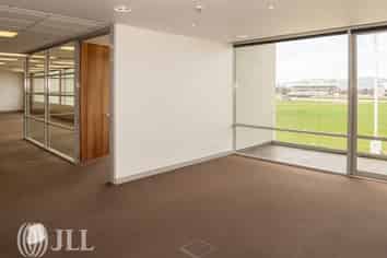 Smart Modern Office - Loads of Car Parks