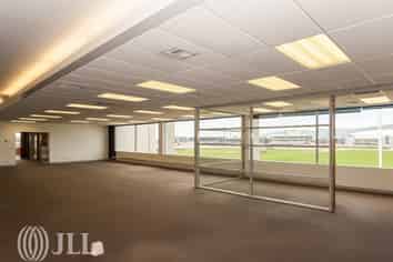 Smart Modern Office - Loads of Car Parks