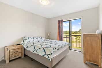6H/17 Crown Lynn Place, New Lynn