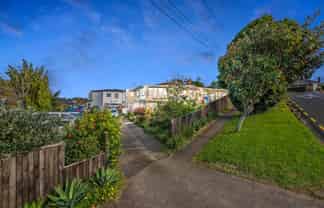 42 Hillcrest Road, Papatoetoe