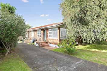 1/143 Point Chevalier Road, Point Chevalier