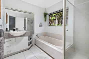 8 Jean Place, Stanmore Bay