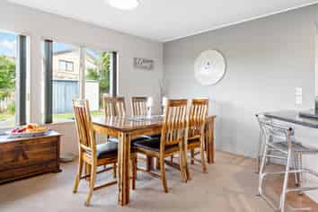 8 Jean Place, Stanmore Bay