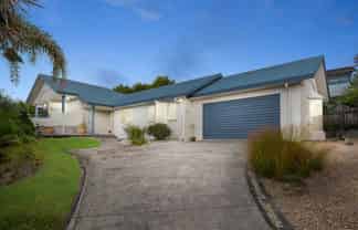 8 Jean Place, Stanmore Bay