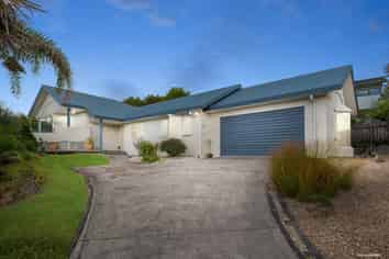 8 Jean Place, Stanmore Bay