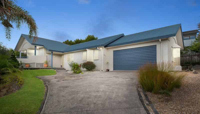 8 Jean Place, Stanmore Bay