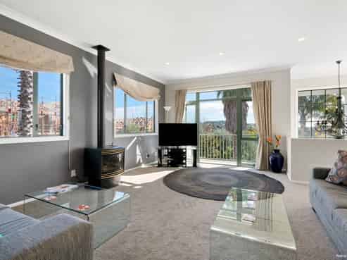 9 Voyager Drive, Gulf Harbour