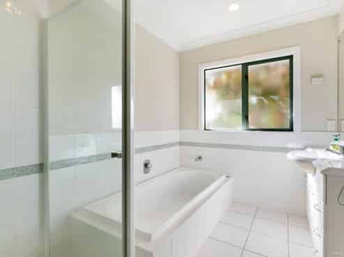 9 Voyager Drive, Gulf Harbour