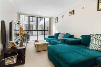 C315/176 Broadway, Newmarket