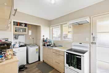 2/15 Richards Avenue, Papatoetoe