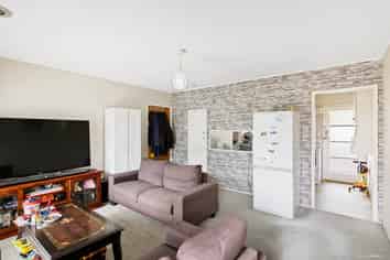 2/15 Richards Avenue, Papatoetoe