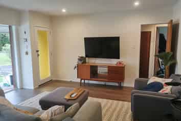 2/14 Pamela Place, New Lynn