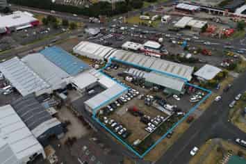 Waiwhakaiho Workshop & large yard