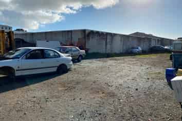 Waiwhakaiho Workshop & large yard