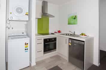 28 - C8 Hunter Street, Hamilton Lake