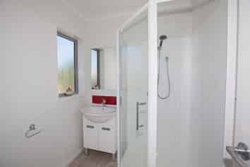 28 - C8 Hunter Street, Hamilton Lake