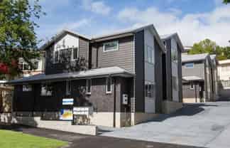 28 - C8 Hunter Street, Hamilton Lake