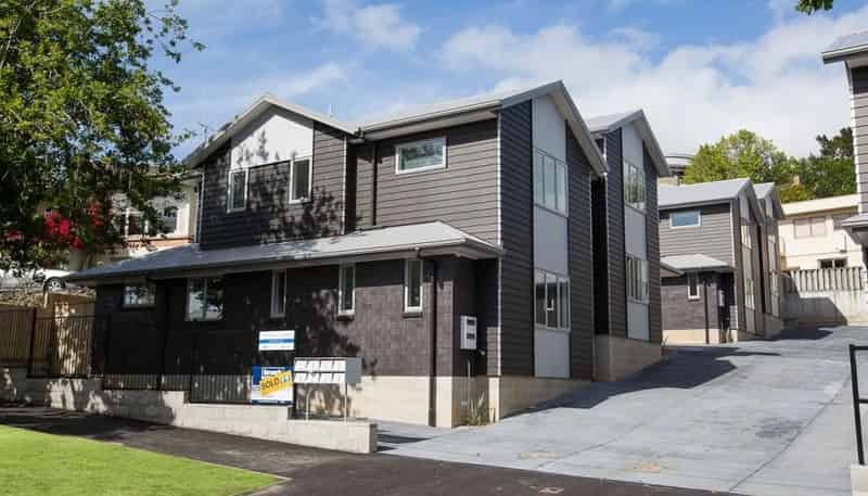 28 - C8 Hunter Street, Hamilton Lake