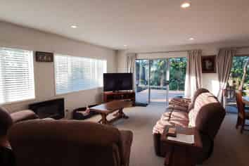 21 Springwater Vale, Unsworth Heights