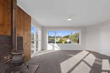 10 Totaravale Drive, Totara Vale