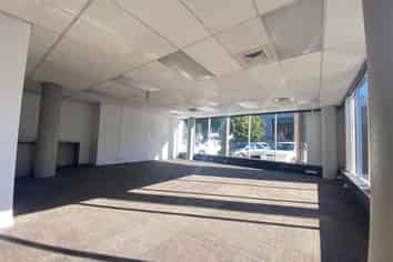 CBRE - Sunny Kalmia Street Office