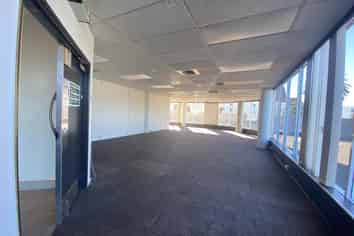 CBRE - Sunny Kalmia Street Office