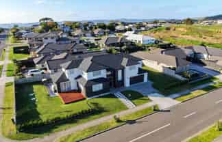 10 Artists Avenue, Beachlands