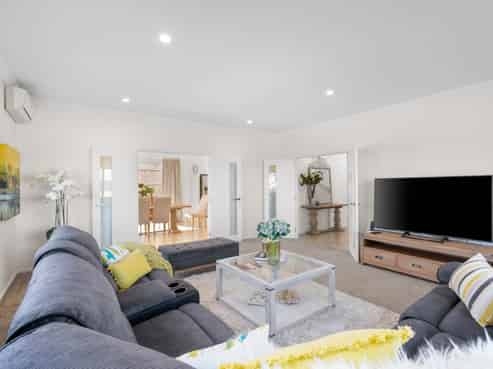 10 Artists Avenue, Beachlands